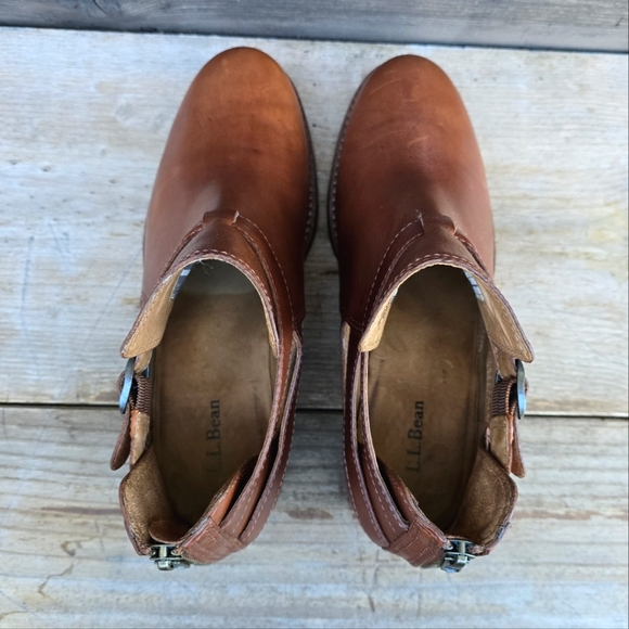 L.L. Bean Otmy Western Leather, Cut Out Sides, Stacked Heel Bootie. WMS 9M - Picture 10 of 15
